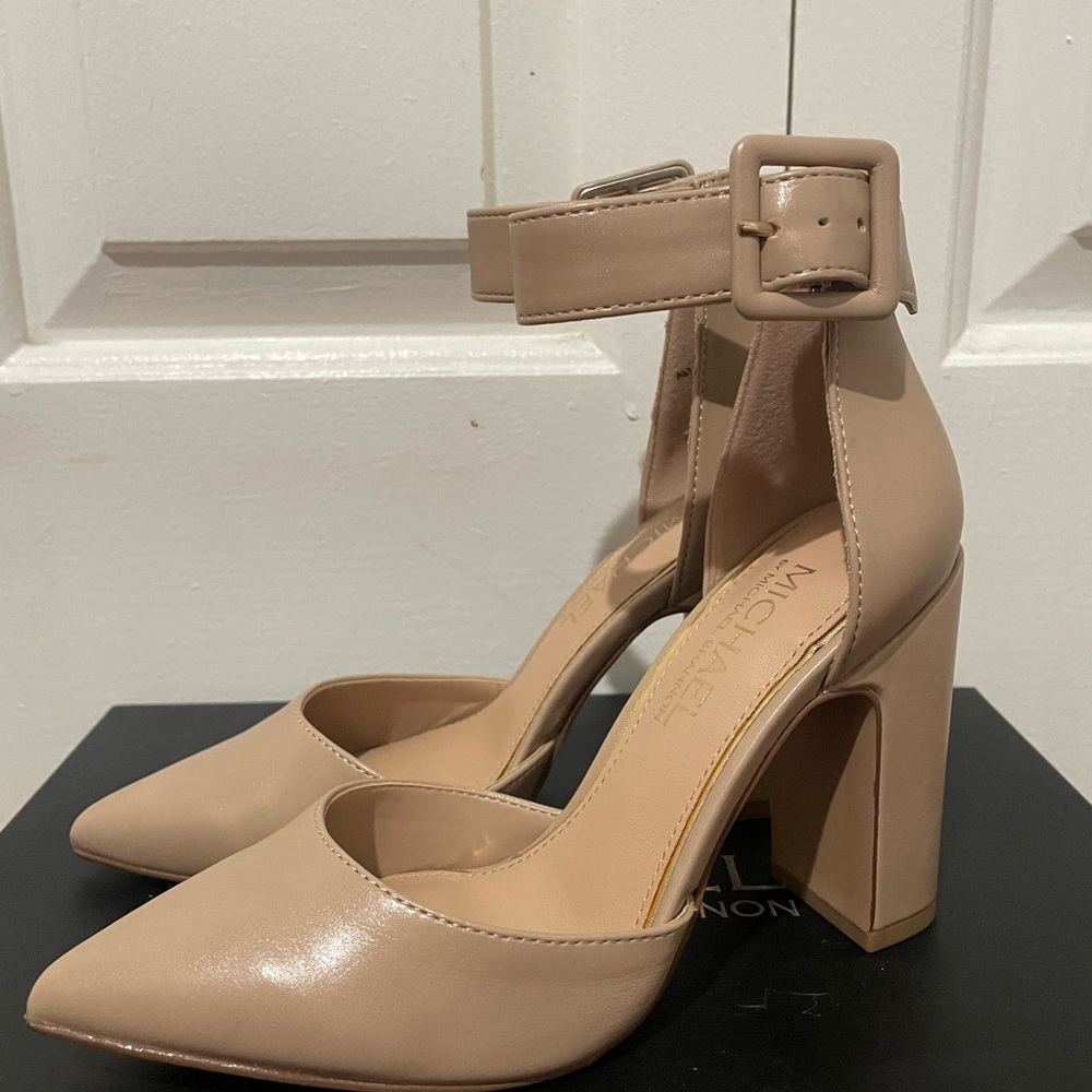 Women's Tan Heels